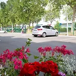 Greet Hotel