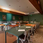 Hotel Greet