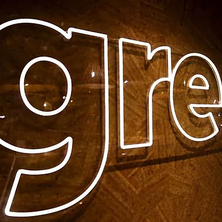 Hotel Greet